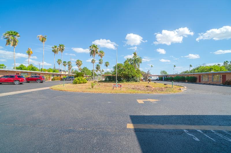Vali Ho Motel By Oyo Weslaco Mercedes image