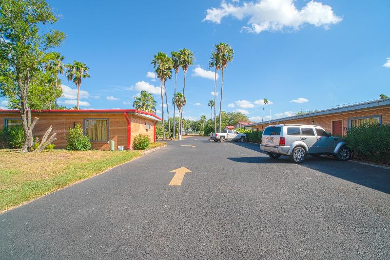 Vali Ho Motel By Oyo Weslaco Mercedes image