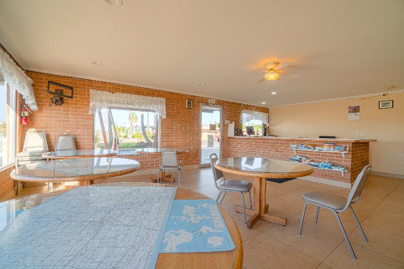 Vali Ho Motel By Oyo Weslaco Mercedes image