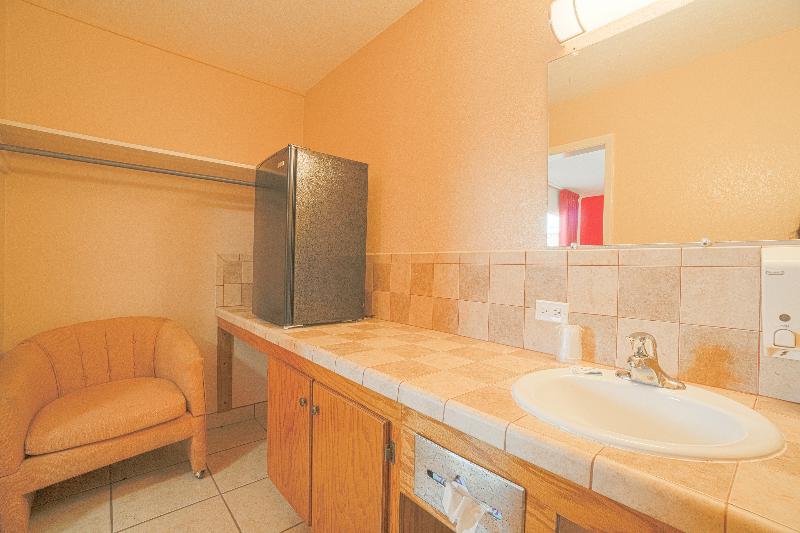 Vali Ho Motel By Oyo Weslaco Mercedes image