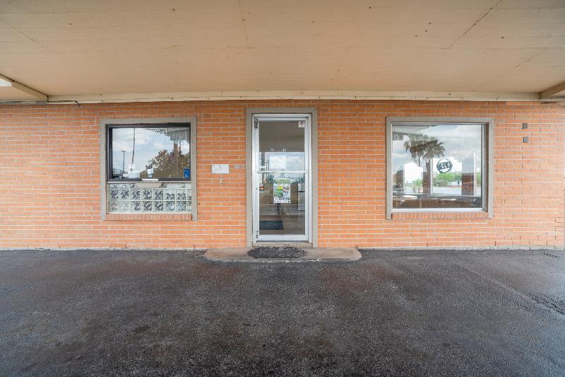 Vali Ho Motel By Oyo Weslaco Mercedes image