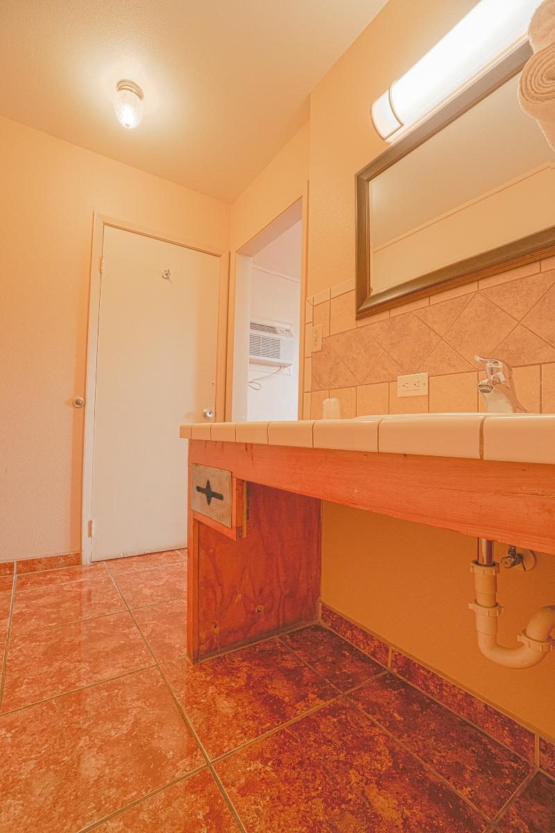 Vali Ho Motel By Oyo Weslaco Mercedes image