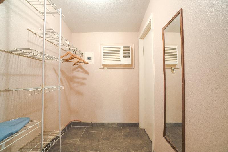 Vali Ho Motel By Oyo Weslaco Mercedes image
