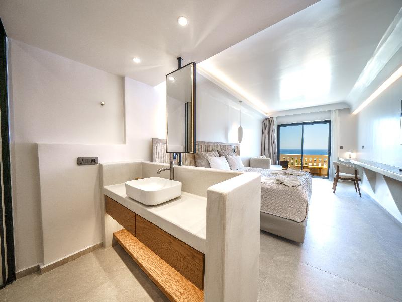 Kavuras Village Hotel & Suites image