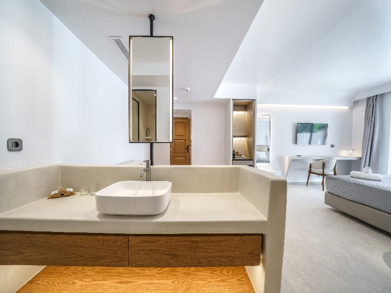 Kavuras Village Hotel & Suites image