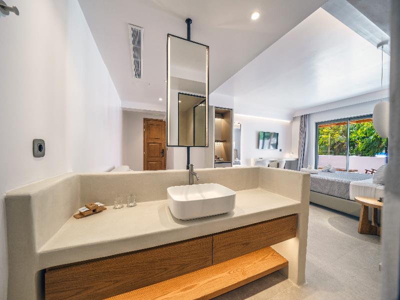 Kavuras Village Hotel & Suites image