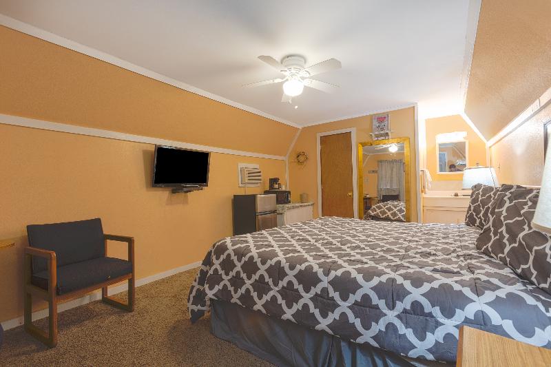 Parkside Motel By Oyo Meadville Conneaut Lake image