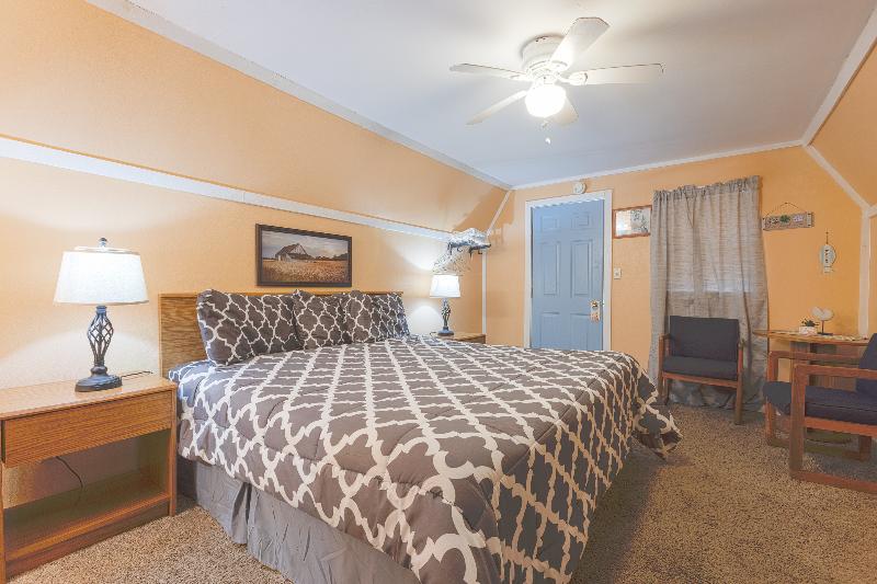 Parkside Motel By Oyo Meadville Conneaut Lake image