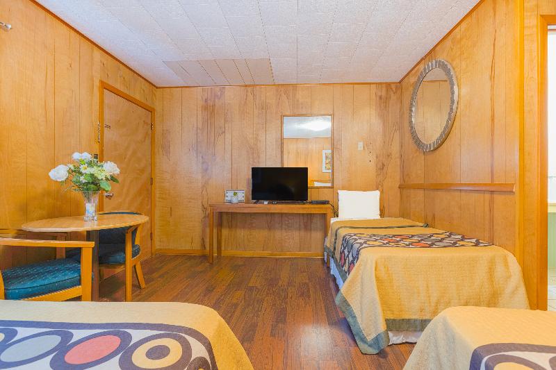 Parkside Motel By Oyo Meadville Conneaut Lake image