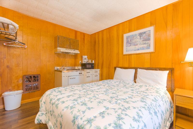 Parkside Motel By Oyo Meadville Conneaut Lake image