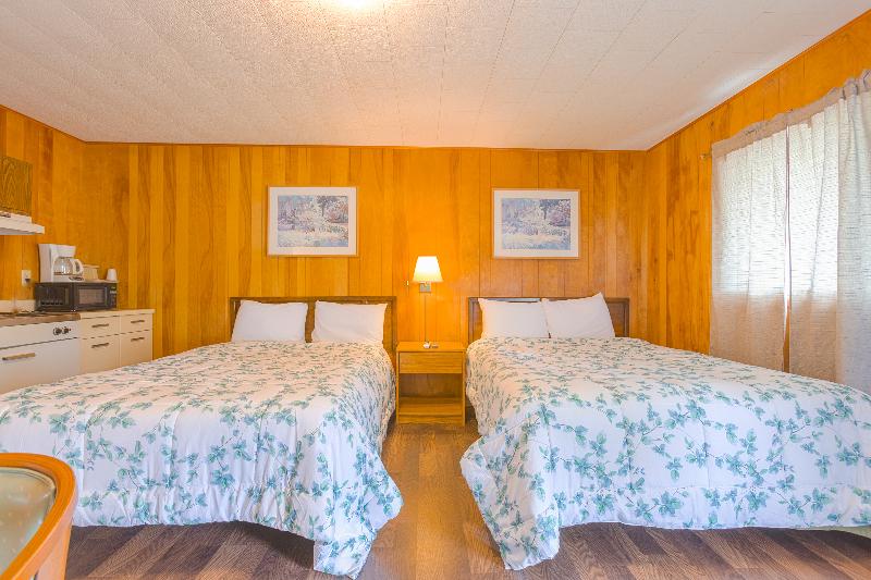 Parkside Motel By Oyo Meadville Conneaut Lake image