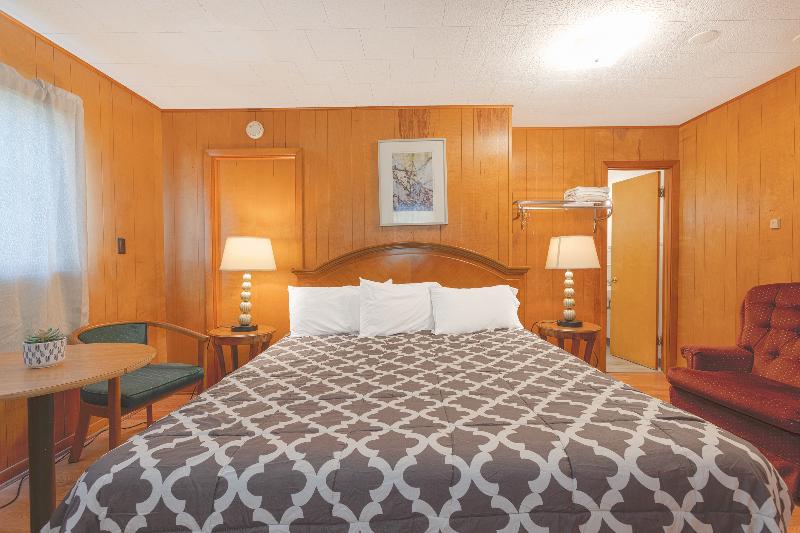 Parkside Motel By Oyo Meadville Conneaut Lake image
