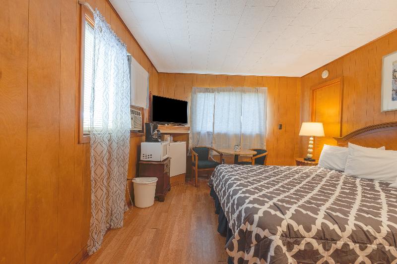 Parkside Motel By Oyo Meadville Conneaut Lake image