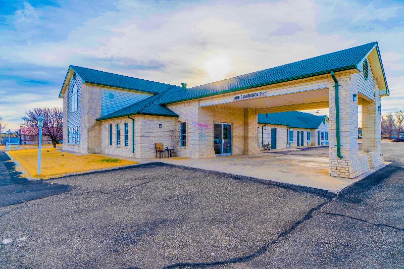 Hometown Inn By Oyo Texhoma, Ok image