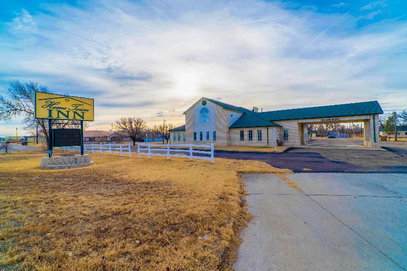 Hometown Inn By Oyo Texhoma, Ok image