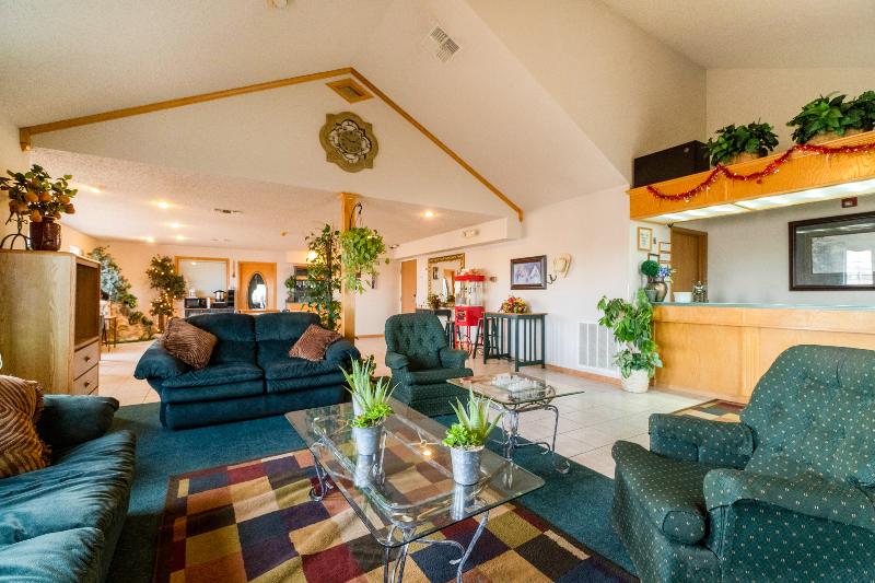 Hometown Inn By Oyo Texhoma, Ok image 3