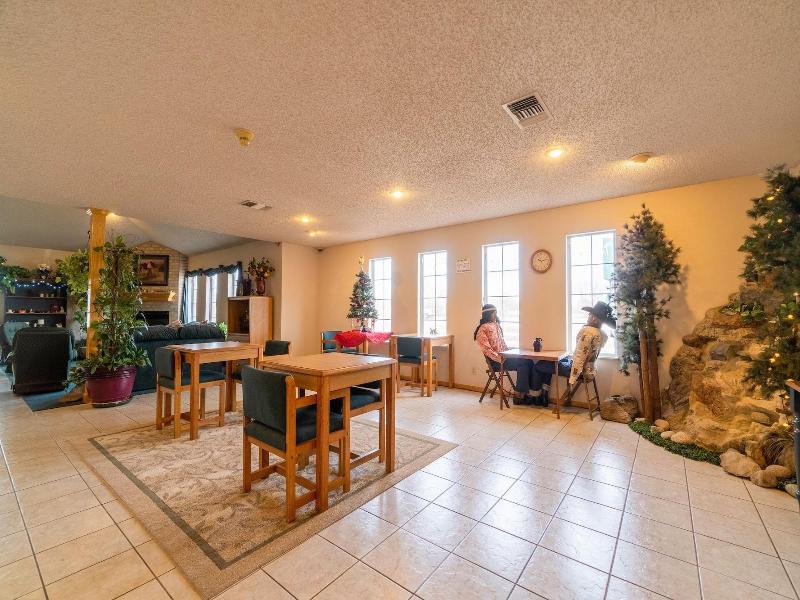 Hometown Inn By Oyo Texhoma, Ok image