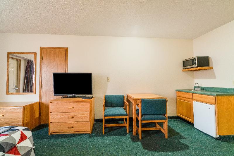 Hometown Inn By Oyo Texhoma, Ok image