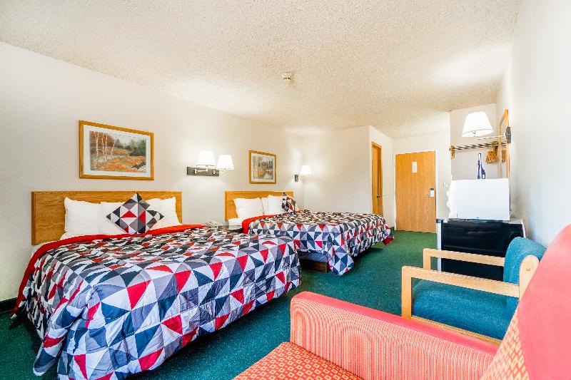 Hometown Inn By Oyo Texhoma, Ok image