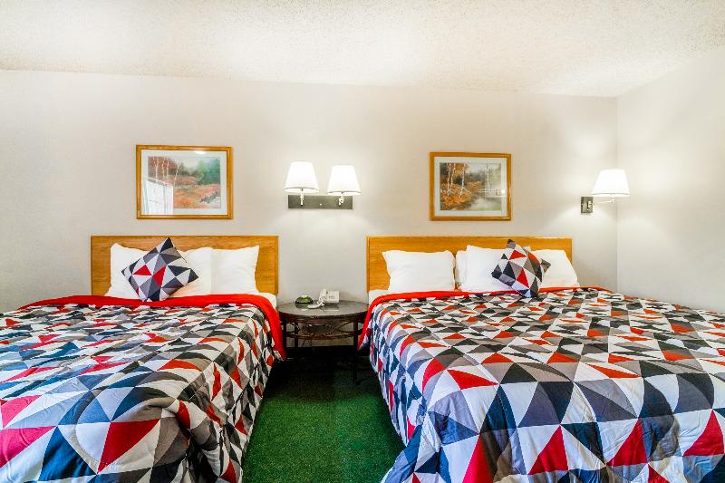 Hometown Inn By Oyo Texhoma, Ok image