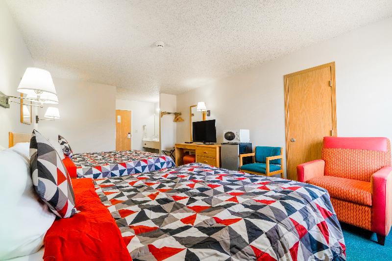 Hometown Inn By Oyo Texhoma, Ok image