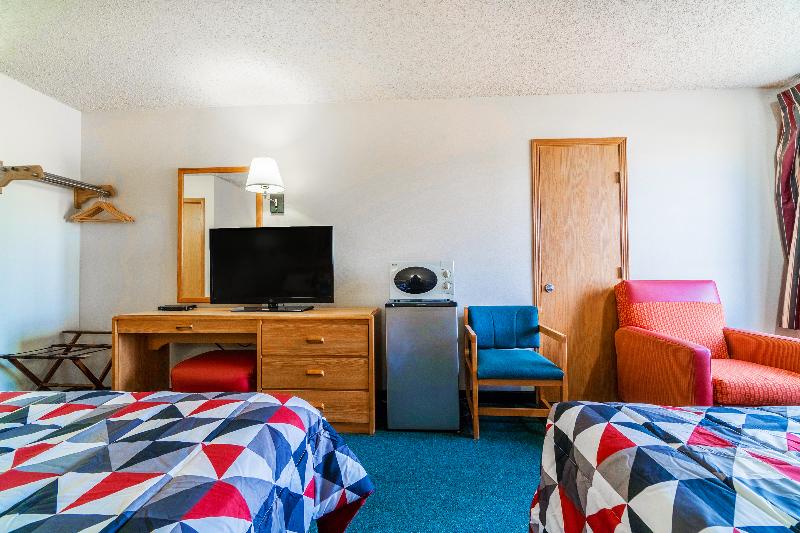 Hometown Inn By Oyo Texhoma, Ok image
