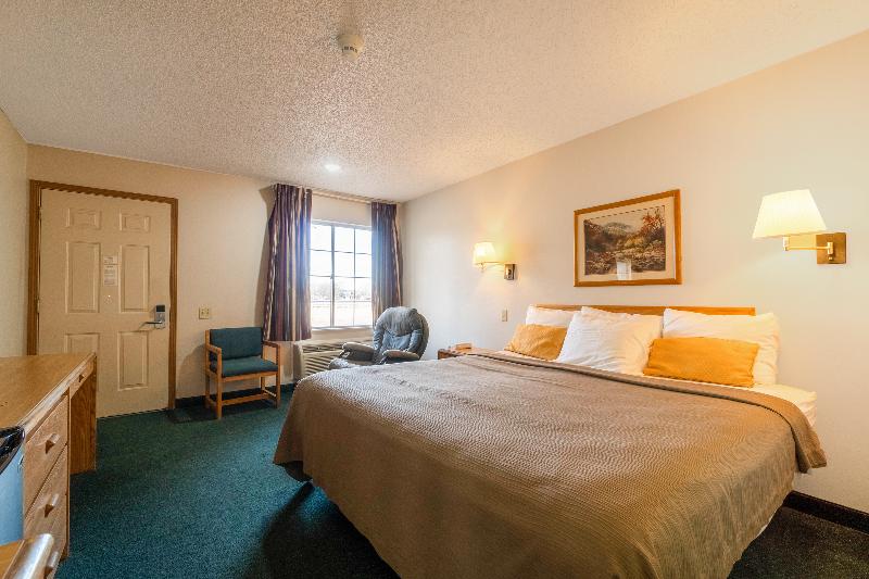 Hometown Inn By Oyo Texhoma, Ok image