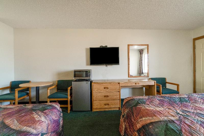 Hometown Inn By Oyo Texhoma, Ok image
