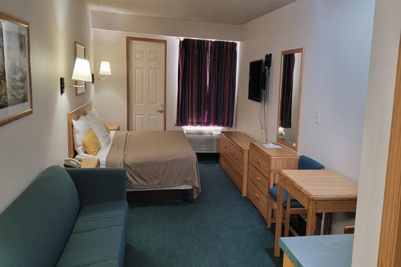 Hometown Inn By Oyo Texhoma, Ok image
