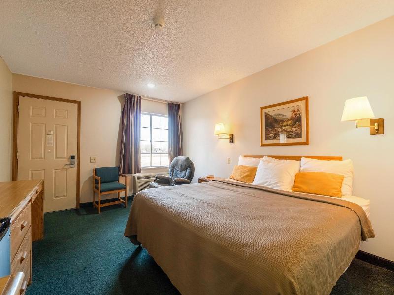 Hometown Inn By Oyo Texhoma, Ok image