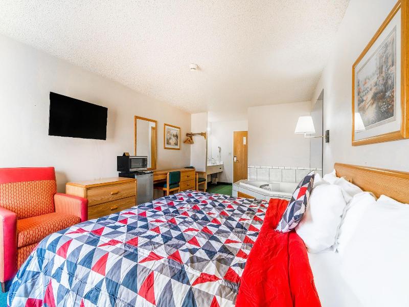 Hometown Inn By Oyo Texhoma, Ok image