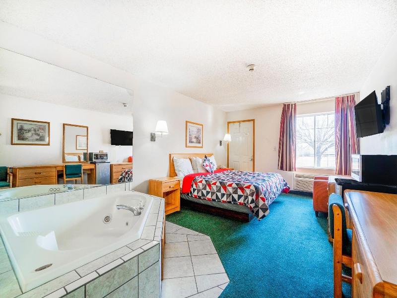 Hometown Inn By Oyo Texhoma, Ok image