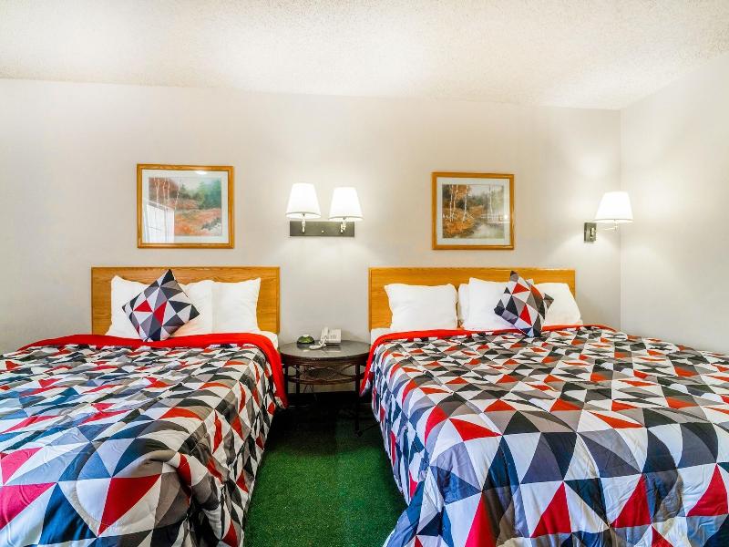 Hometown Inn By Oyo Texhoma, Ok image