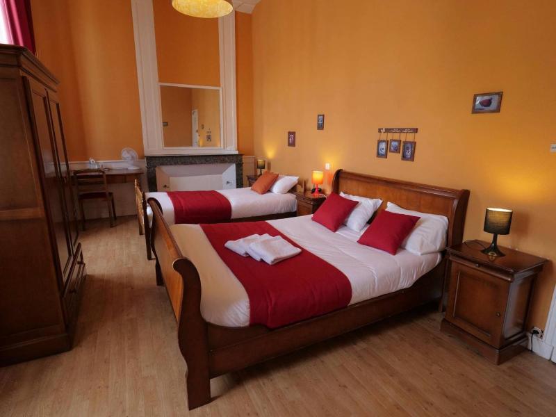 Logis Hotel L'alzire image