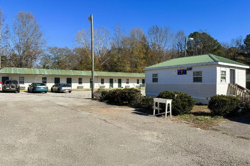 Sparta Seven Motel By Oyo Near Milledgeville image