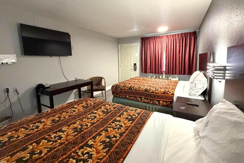 Regency Inn By Oyo Three Rivers image