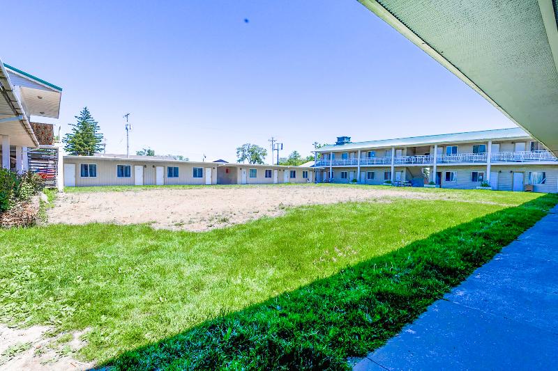 Country Hearth Inn & Suites By OYO Sturgis image