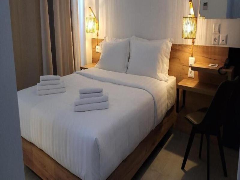 Niso Skiathos image
