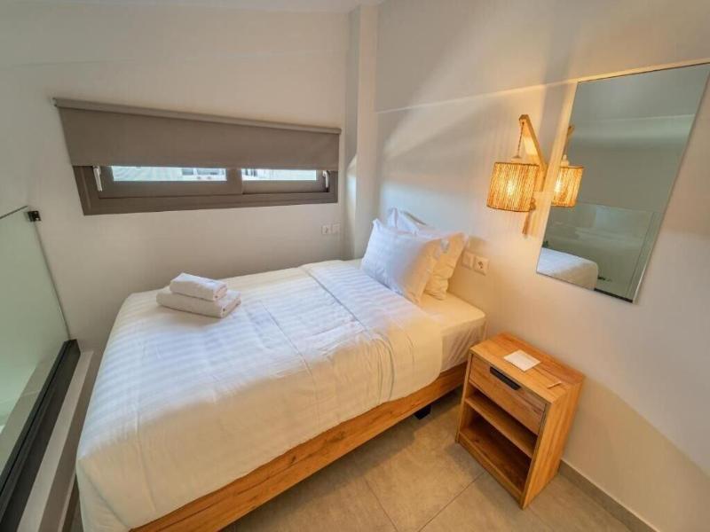 Niso Skiathos image