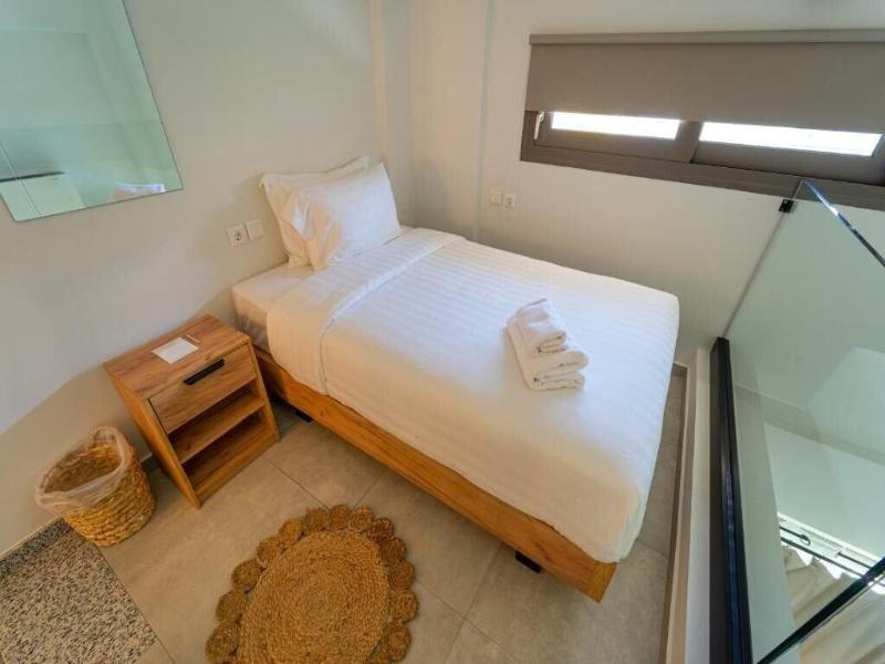 Niso Skiathos image