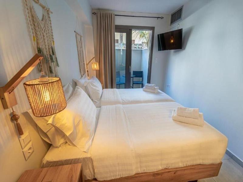 Niso Skiathos image
