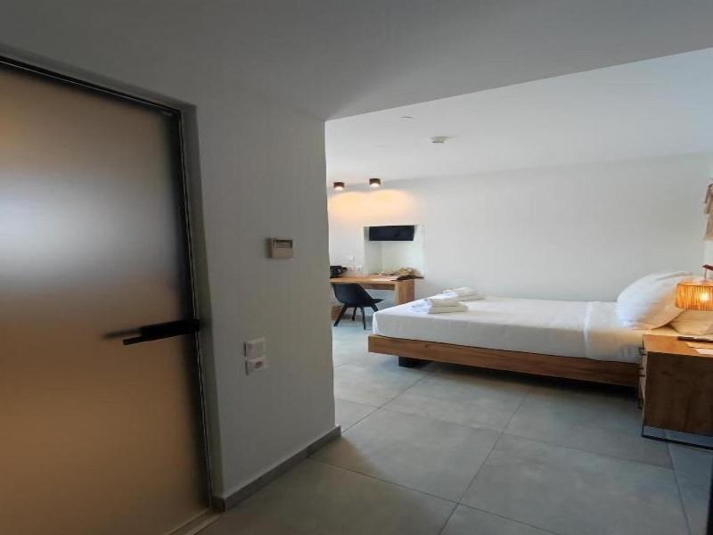 Niso Skiathos image