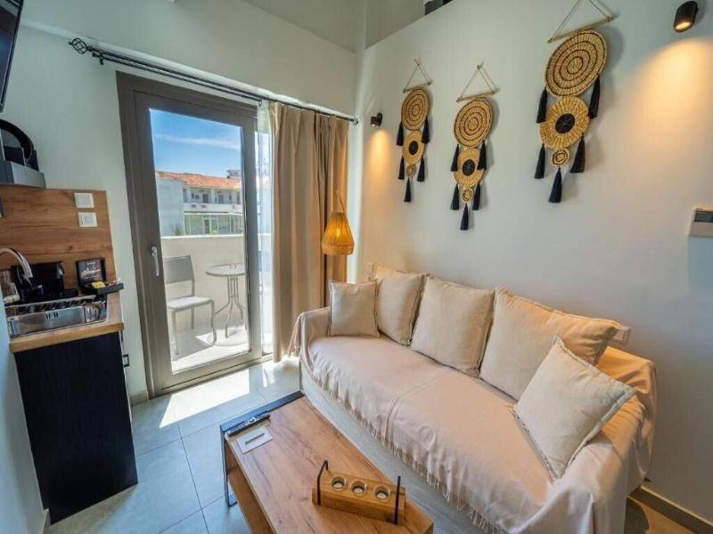 Niso Skiathos image