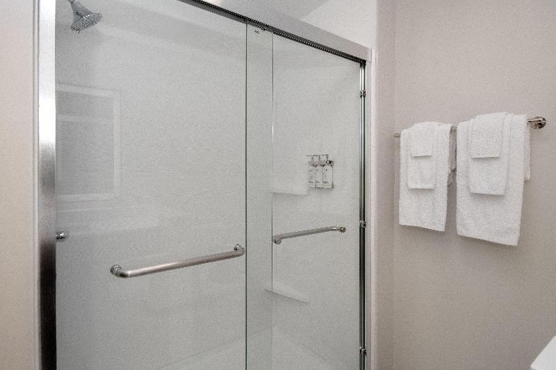 Holiday Inn Express And Suites Oscoda image