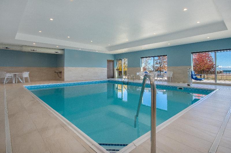 Holiday Inn Express And Suites Oscoda image