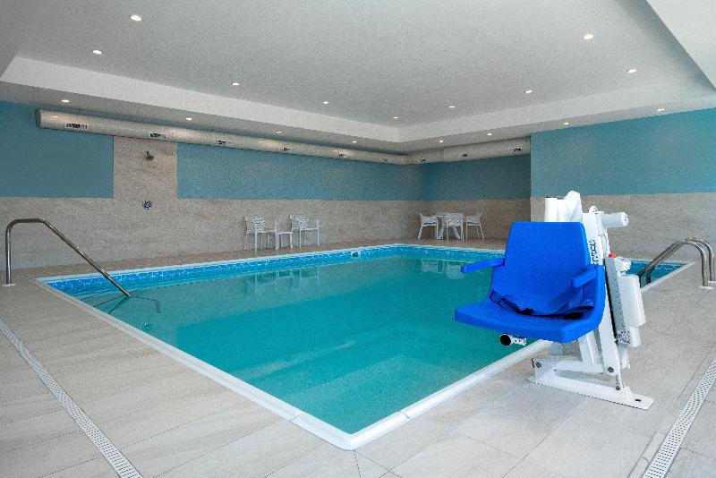 Holiday Inn Express And Suites Oscoda image