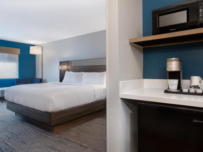 Holiday Inn Express And Suites Oscoda image