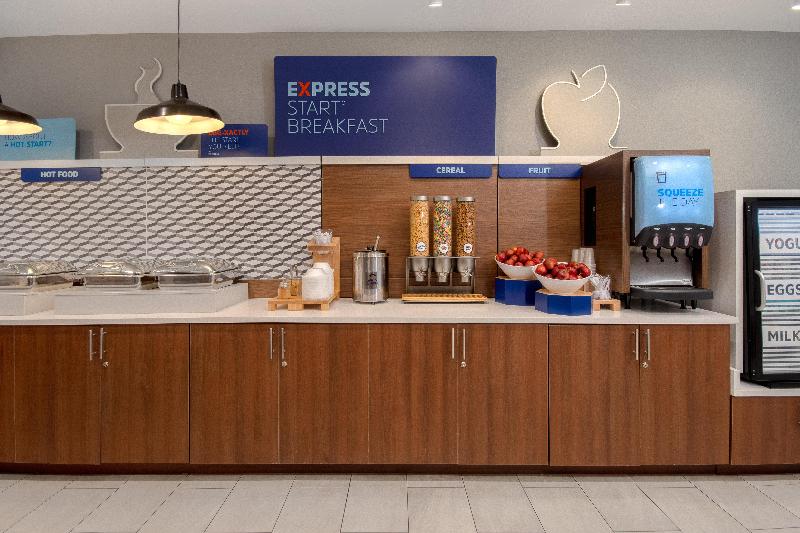 Holiday Inn Express And Suites Oscoda image