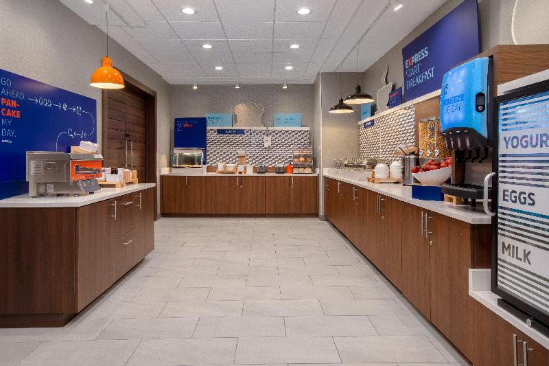 Holiday Inn Express And Suites Oscoda image