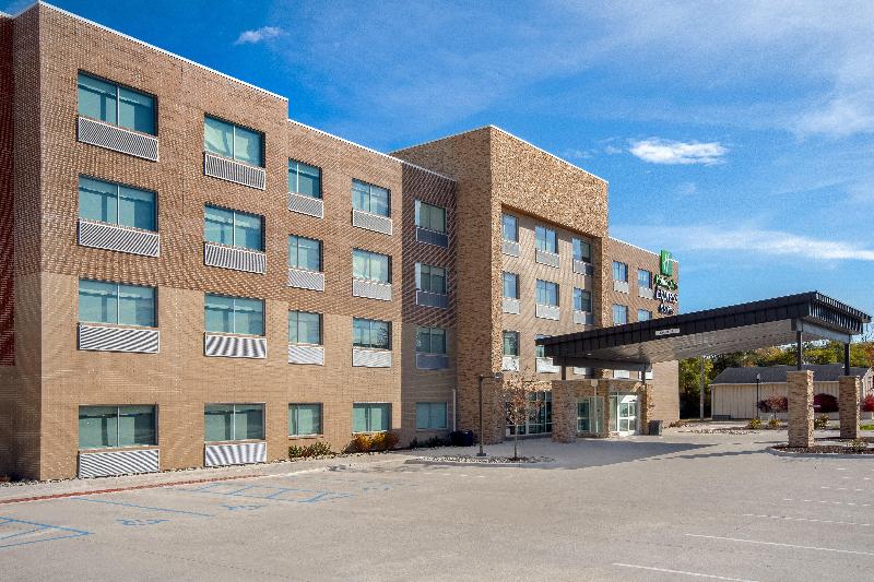 Holiday Inn Express And Suites Oscoda image